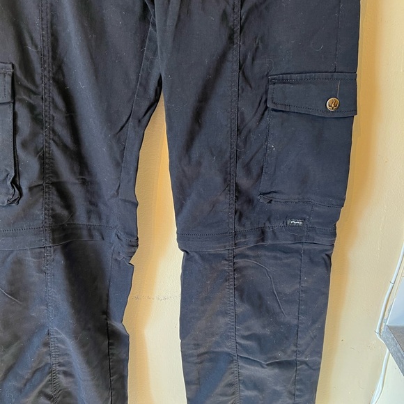 Prana women’s 6 breath black cargo pants…. - Picture 6 of 8